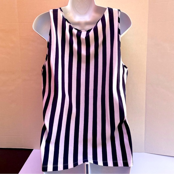 Chico’s 3 top - Picture 4 of 5